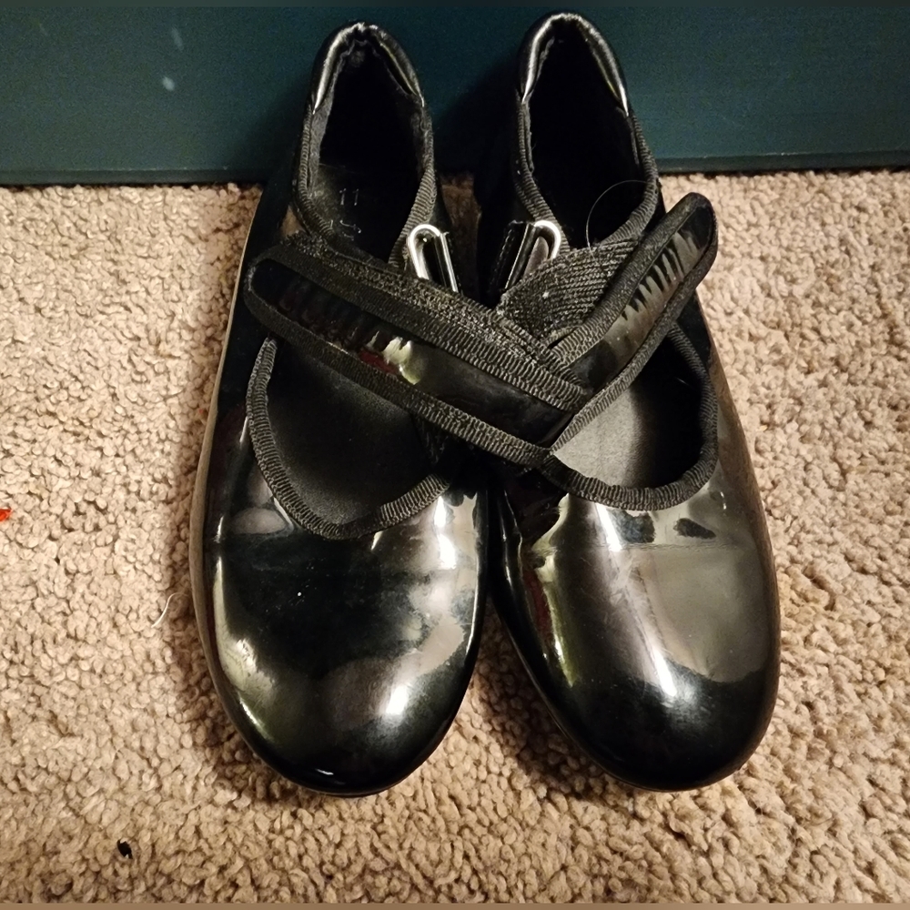 Danskin Freestyle Tap shoes